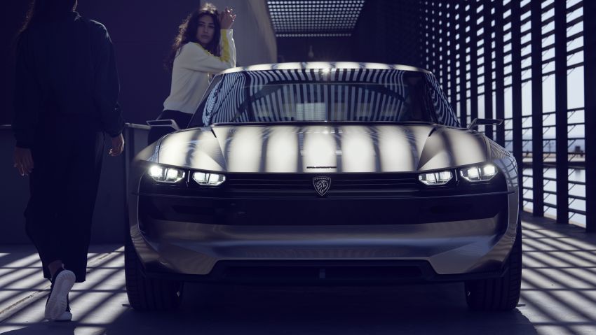 Peugeot Unveils the E-Legend- A Retro Styled Electric Vehicle 5