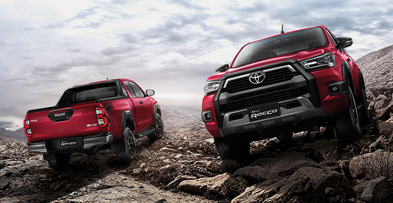 New Toyota Hilux vs Isuzu D-MAX on Papers 8